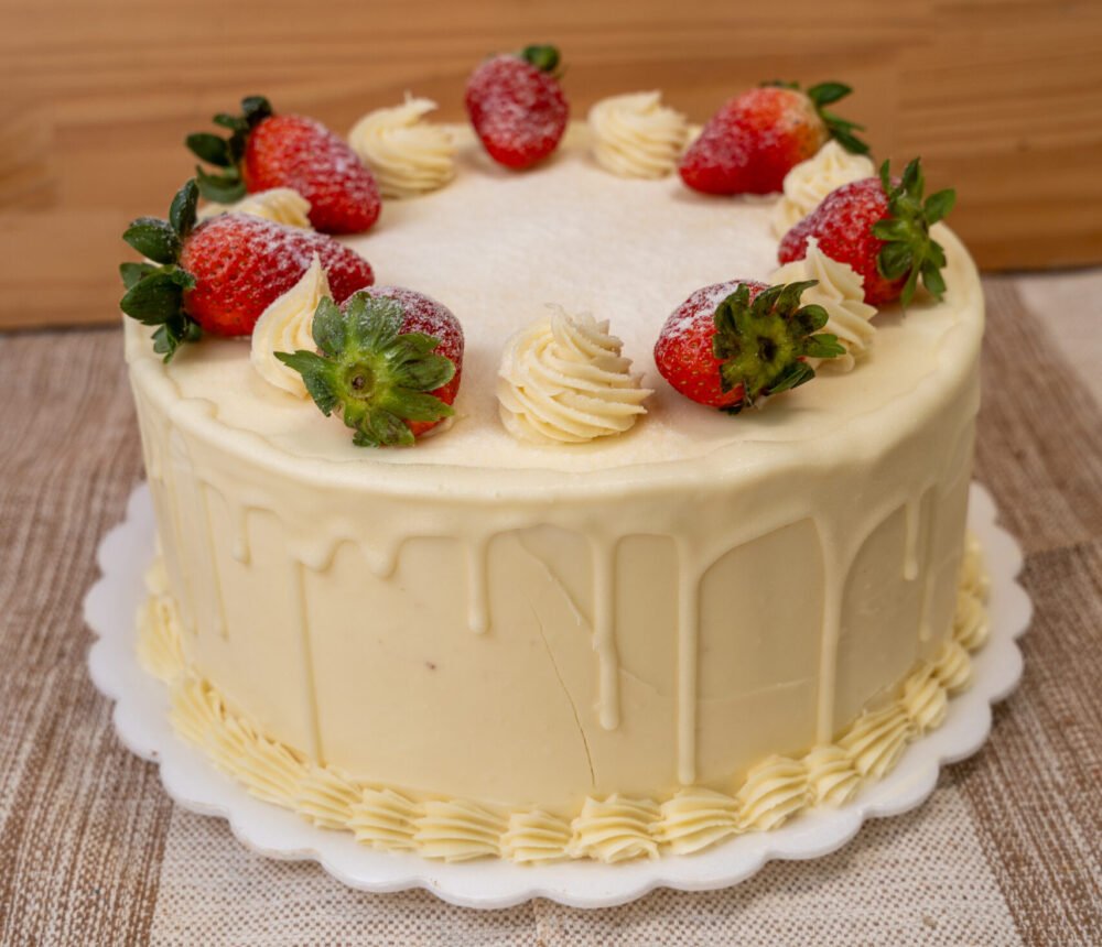 Torta Ninho com Morango